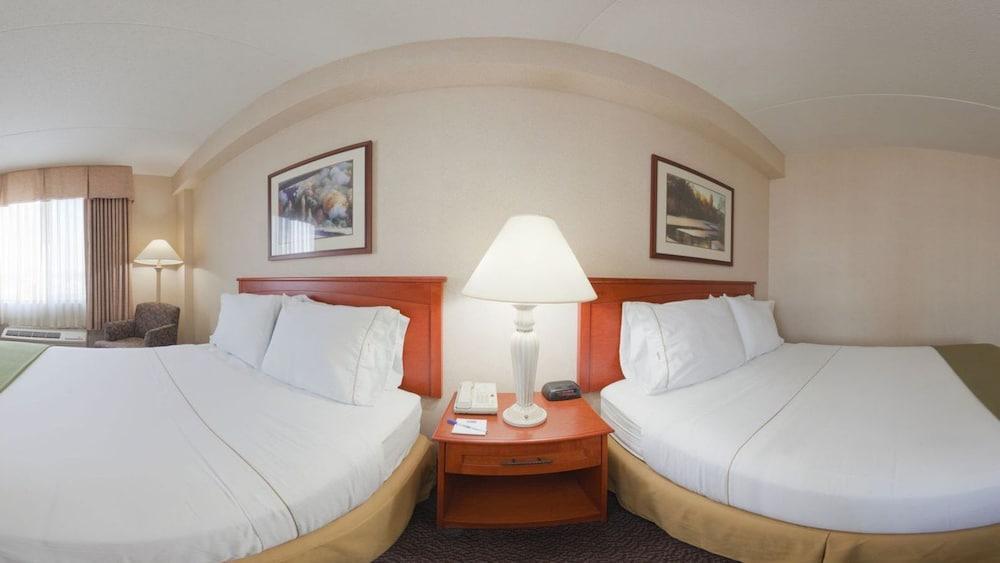 Holiday Inn Express Hotel & Suites Coralville By Ihg Kültér fotó