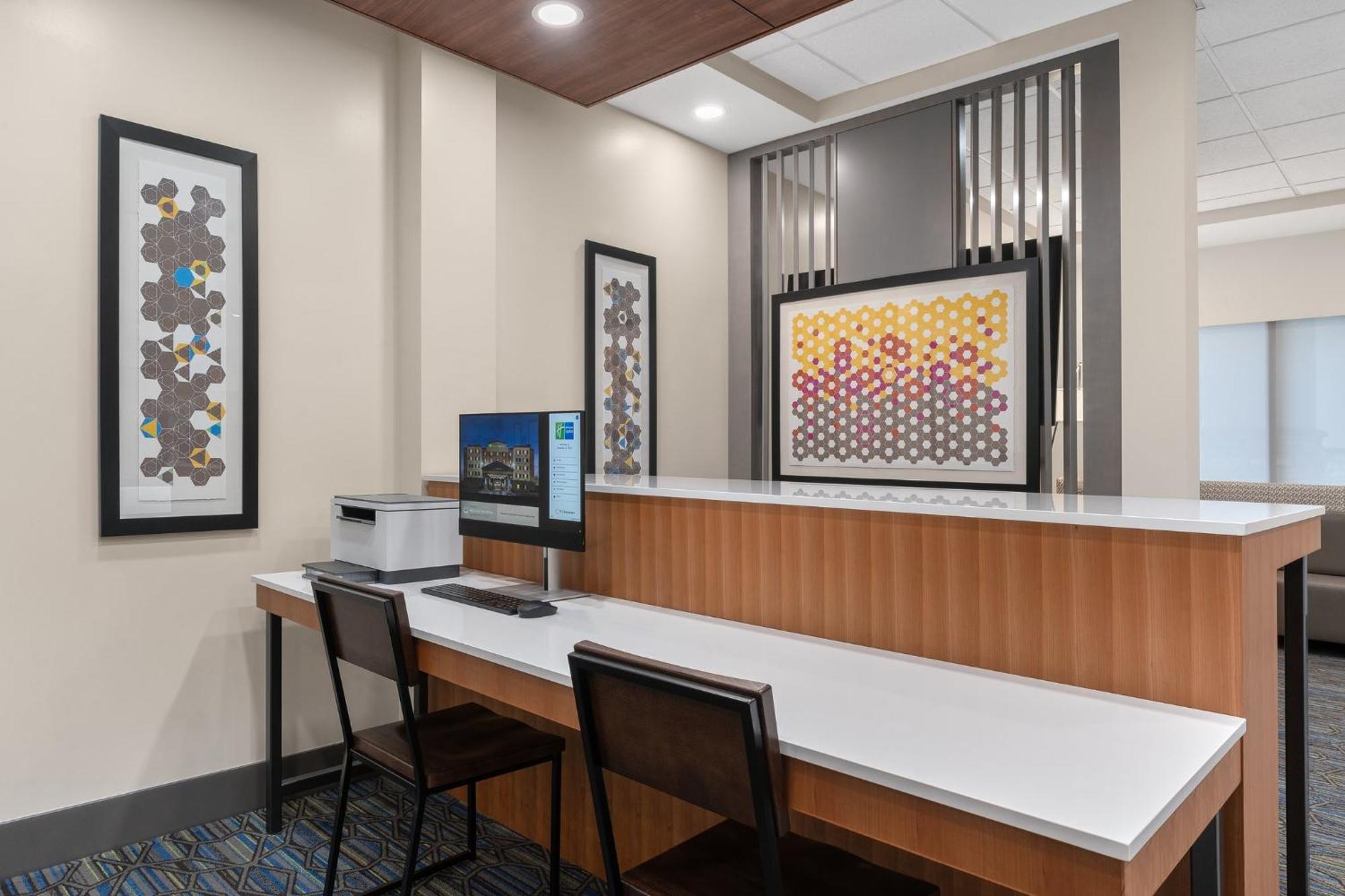 Holiday Inn Express Hotel & Suites Coralville By Ihg Kültér fotó