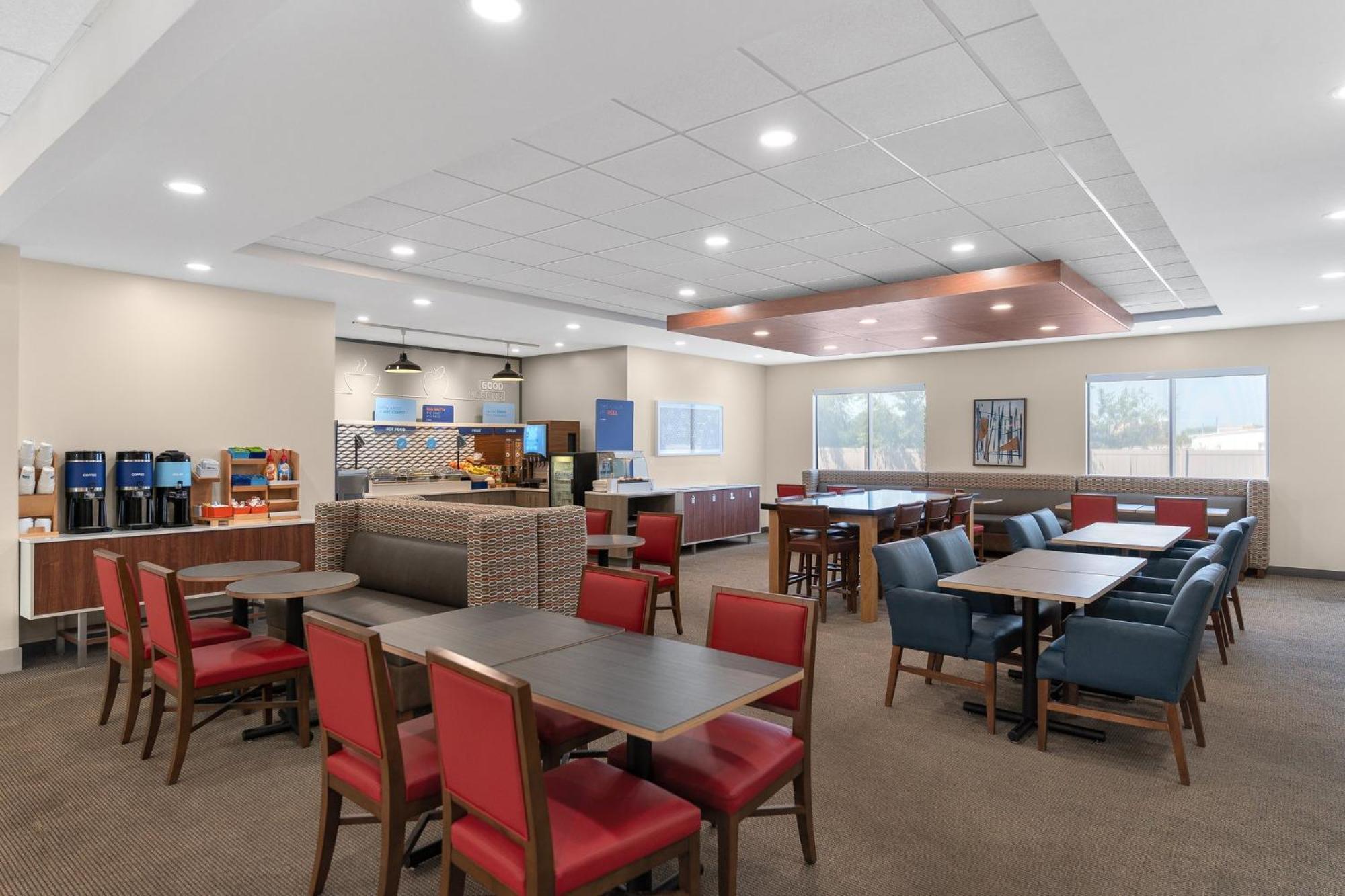Holiday Inn Express Hotel & Suites Coralville By Ihg Kültér fotó
