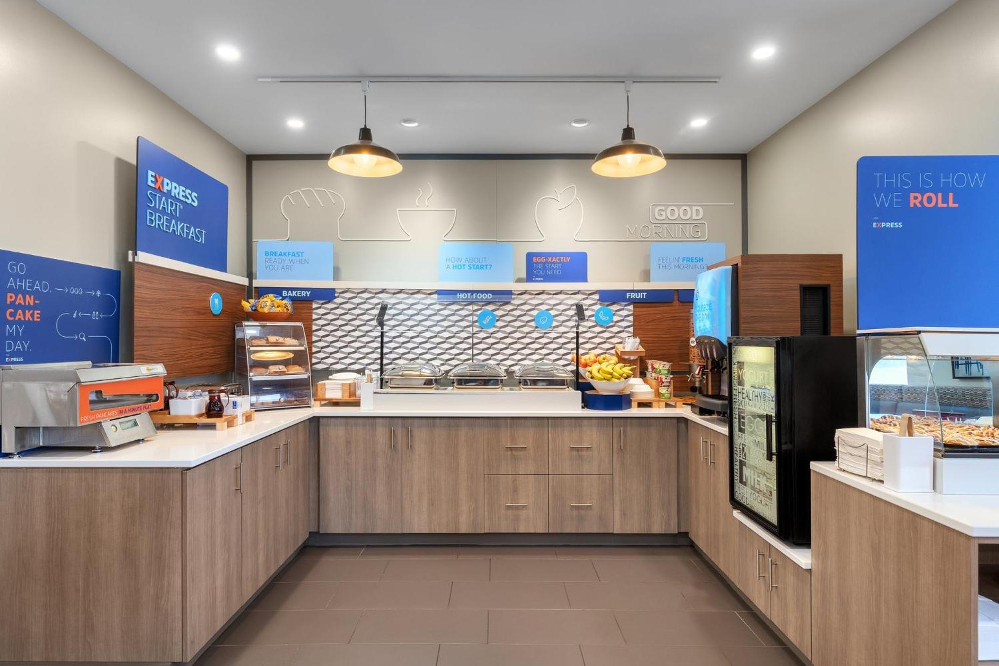 Holiday Inn Express Hotel & Suites Coralville By Ihg Kültér fotó