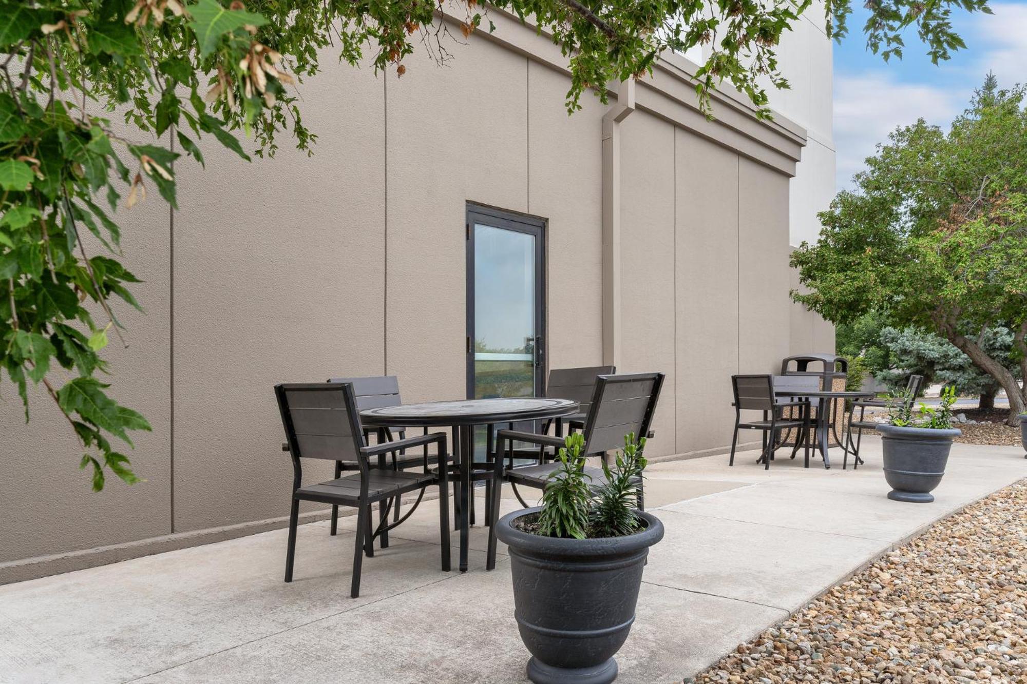 Holiday Inn Express Hotel & Suites Coralville By Ihg Kültér fotó