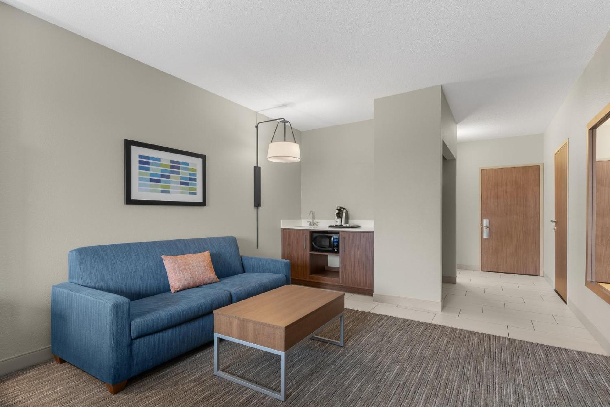 Holiday Inn Express Hotel & Suites Coralville By Ihg Kültér fotó