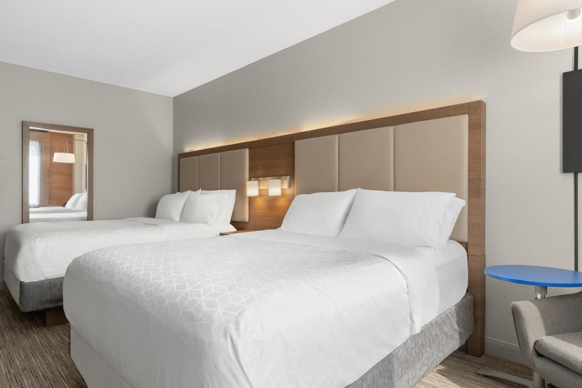 Holiday Inn Express Hotel & Suites Coralville By Ihg Kültér fotó