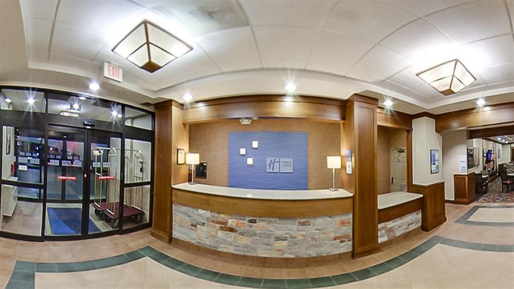 Holiday Inn Express Hotel & Suites Coralville By Ihg Kültér fotó