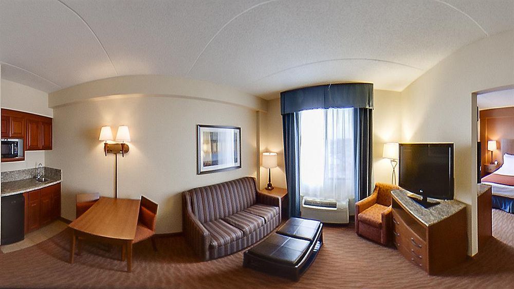 Holiday Inn Express Hotel & Suites Coralville, An Ihg Hotel Kültér fotó