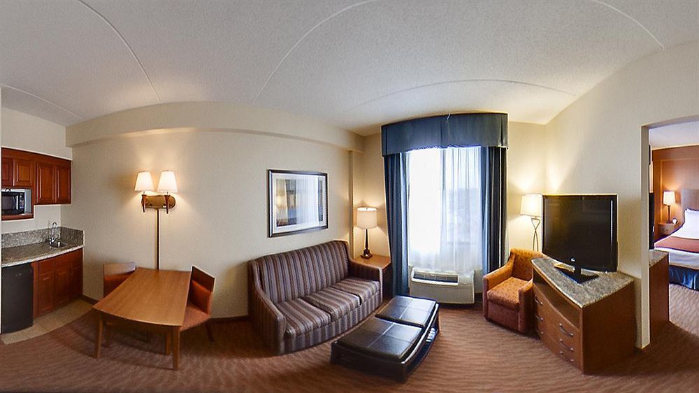 Holiday Inn Express Hotel & Suites Coralville By Ihg Kültér fotó